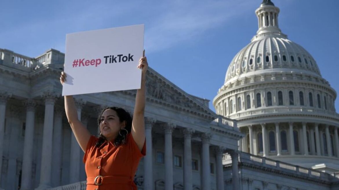 TikTok devotees say platform unfairly targeted for US ban