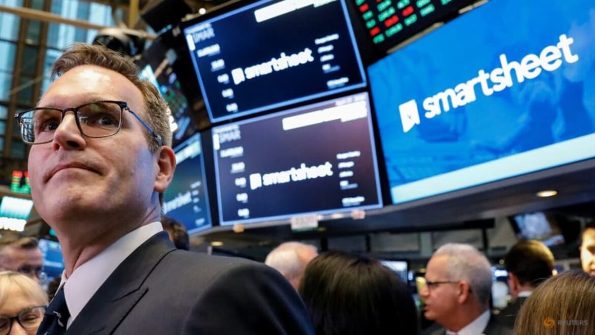 Smartsheet revenue outlook misses estimates, stock sinks