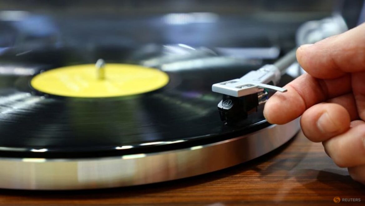 Streaming subscriptions boost 2023 recorded music revenues -report