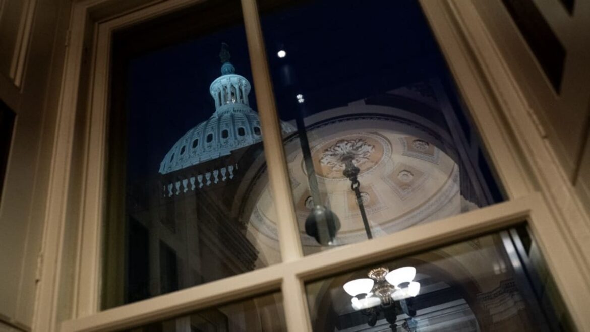 063_2097718586.jpg US Senate passes government funding Bill, averting shutdown