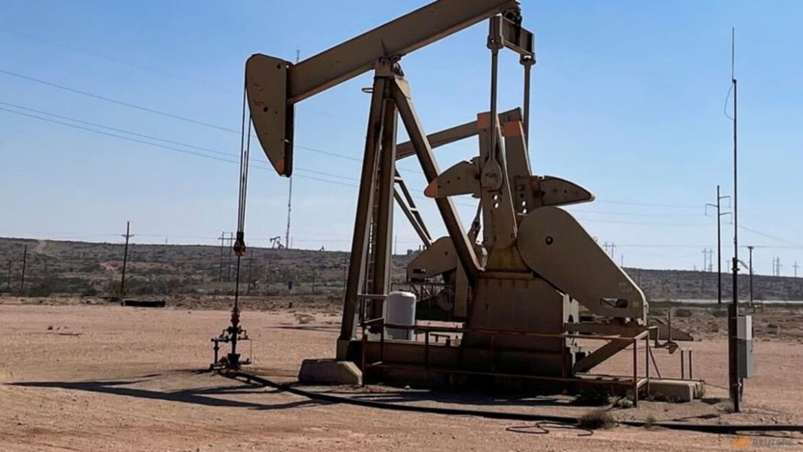 Oil prices fall for a second day as US crude inventories increase
