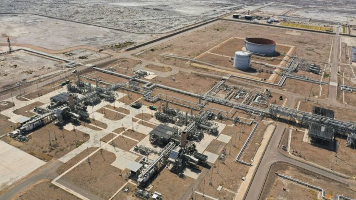 Oil prices flat as economic headwinds counter Mideast supply fears