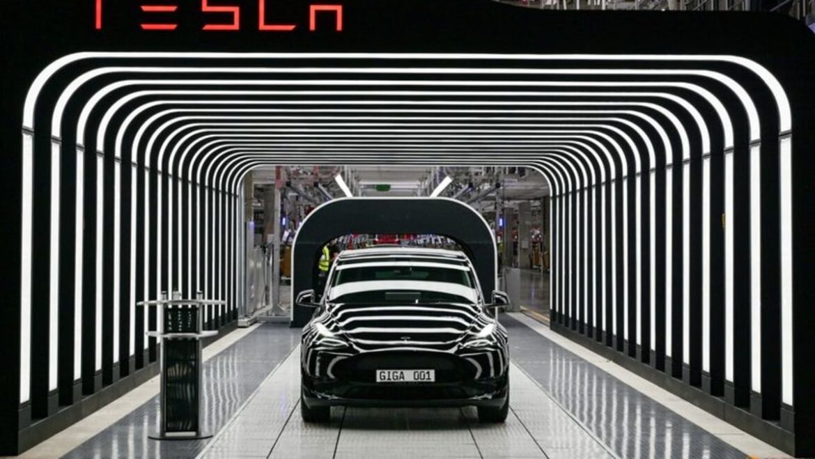 Tesla cuts US prices of Models Y, X, S by $2,000