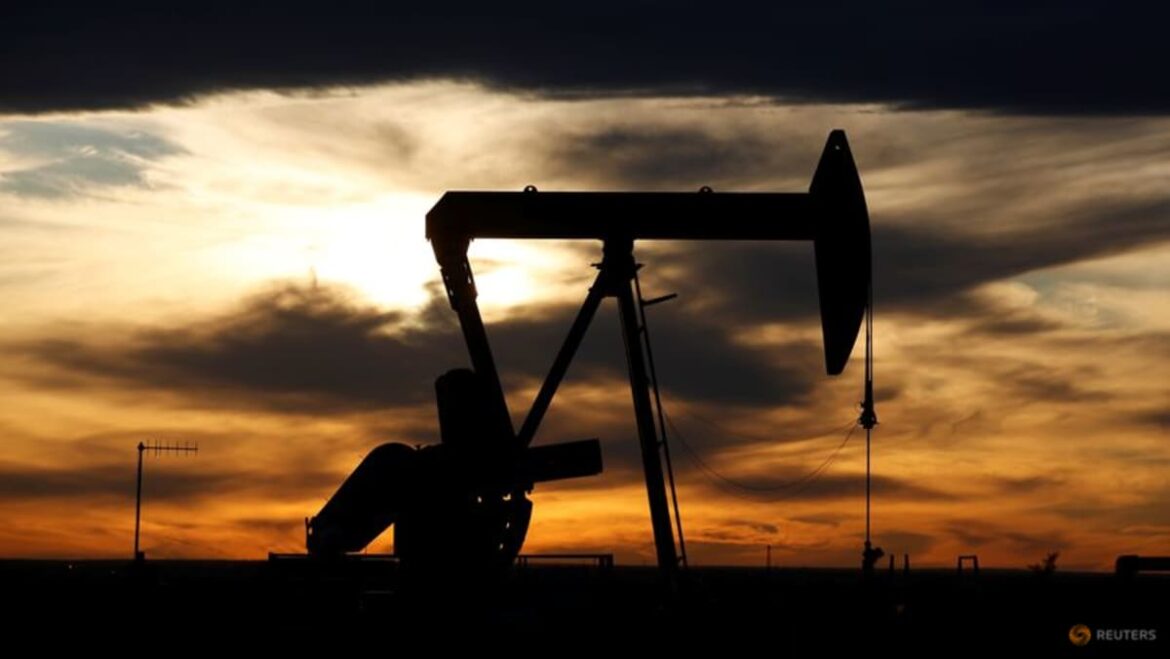 Oil prices set for steepest weekly drop in 3 months