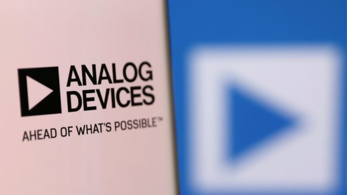 Analog Devices forecasts robust quarterly revenue on chip market recovery