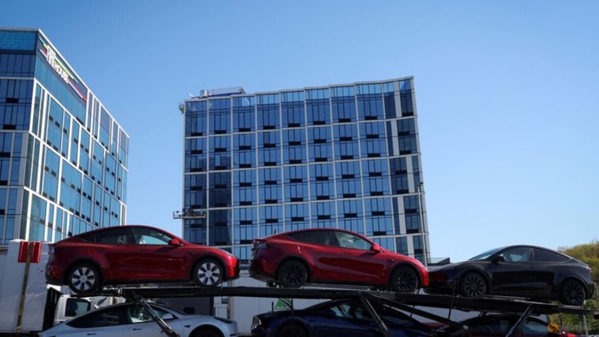 Tesla to recall over 125,000 vehicles over seat belt warning system