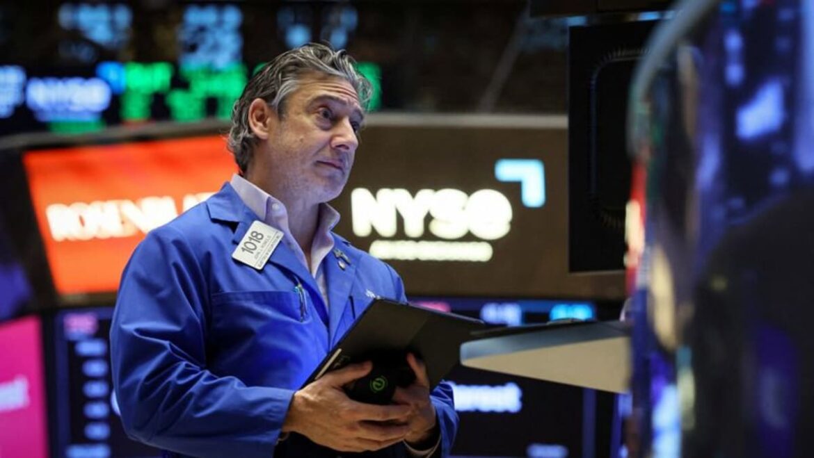 Stocks rebound while dollar, Treasury yields fall after US data