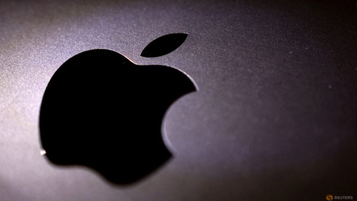 Apple accused in lawsuit of underpaying female workers in California