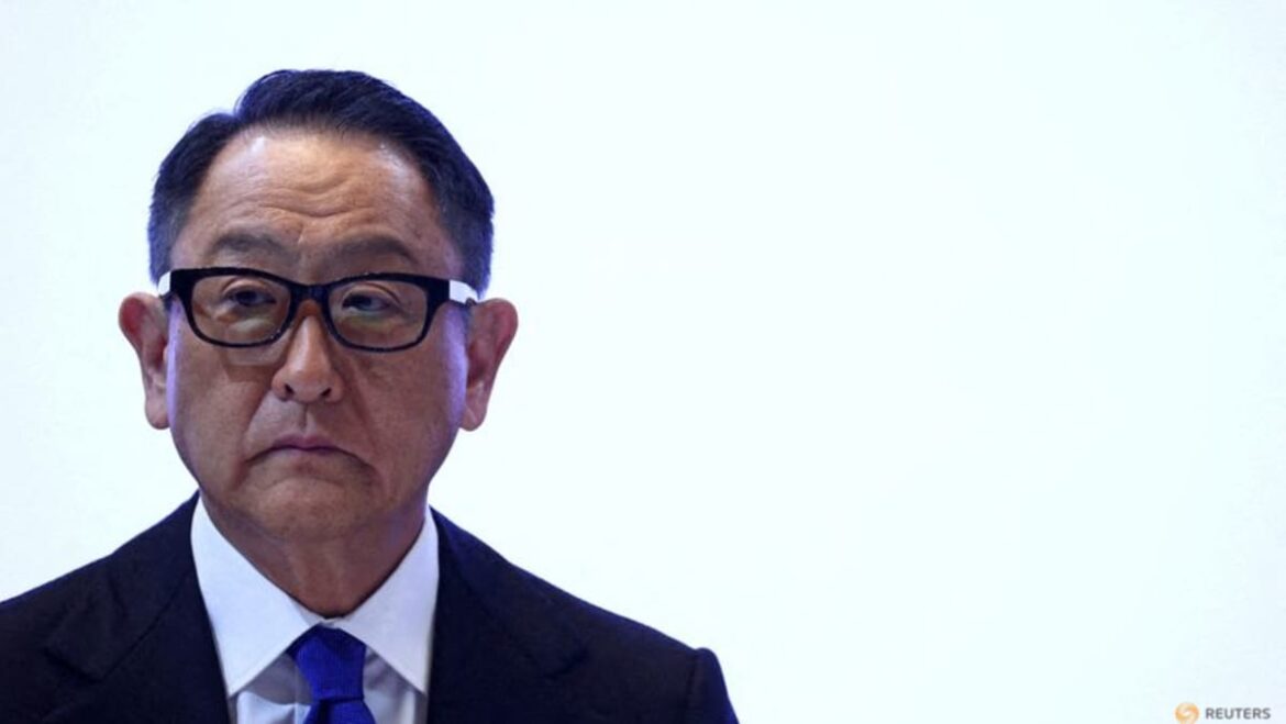 Toyota shareholders re-elect chairman despite governance concerns