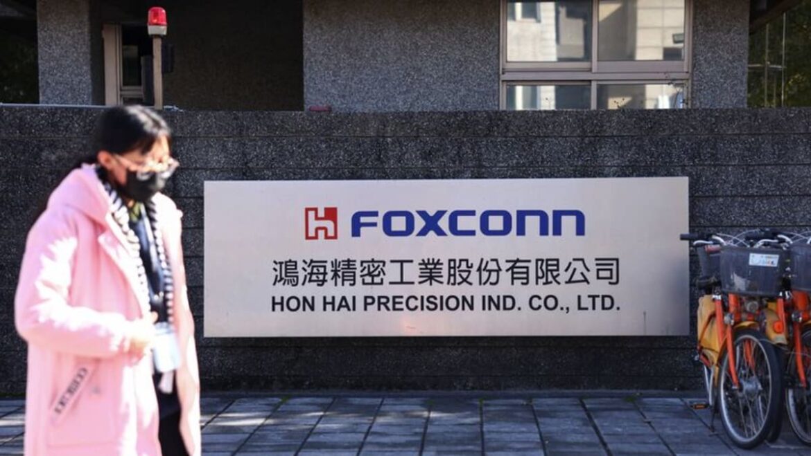 Foxconn Q2 revenue beats market forecast on AI server demand