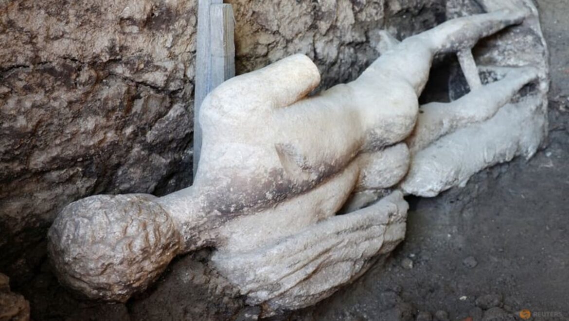 Bulgarian archaeologists find marble god in ancient Roman sewer