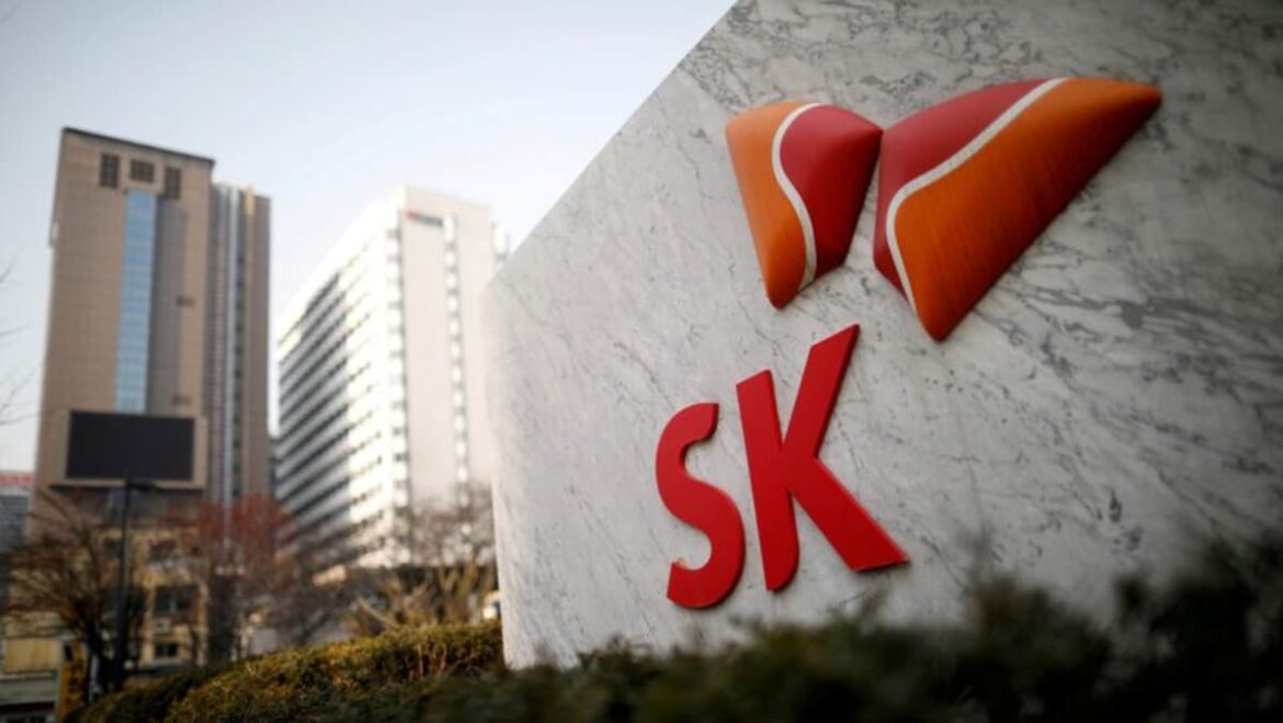 Battery maker SK On declares ‘emergency’ as EV sales disappoint, FT reports