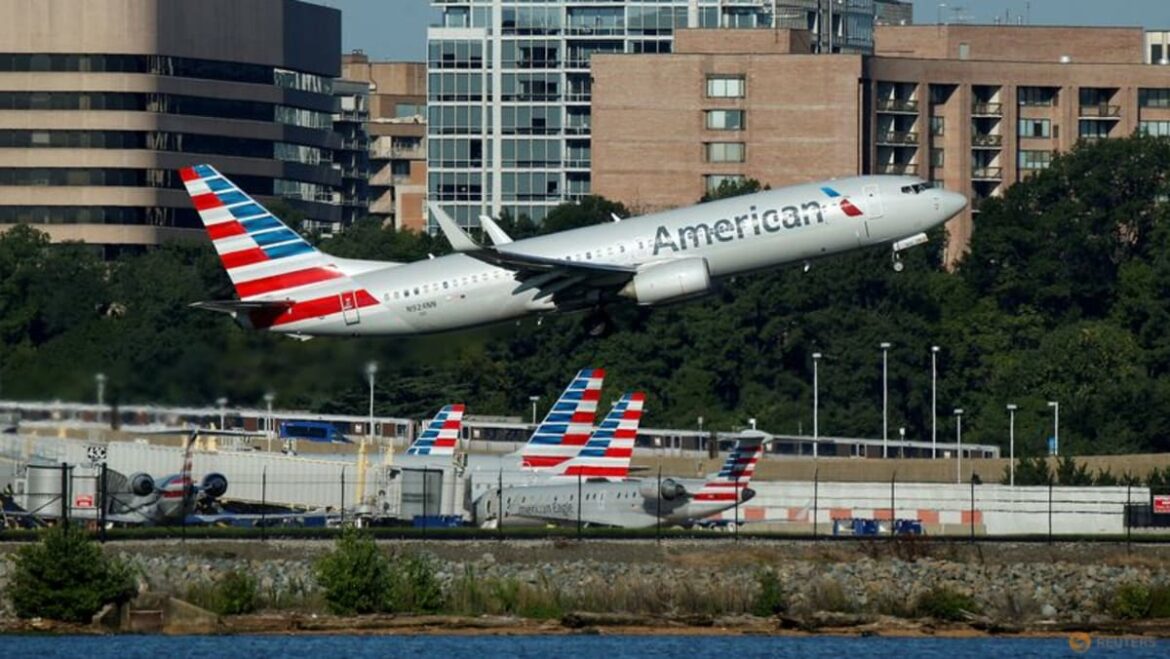 Major US carriers including American, UAL ground flights citing communication issue