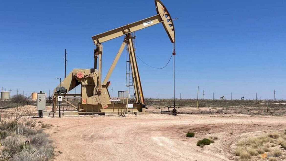 Oil rises on risk of broadening Middle East conflict